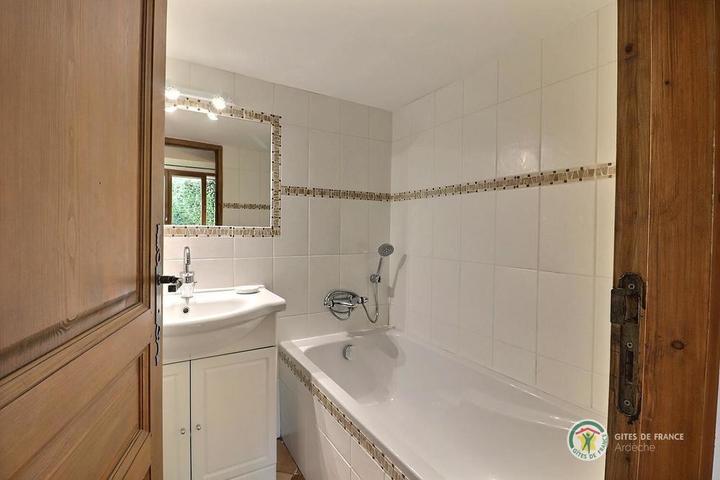 Salle de bain de la chambre 1