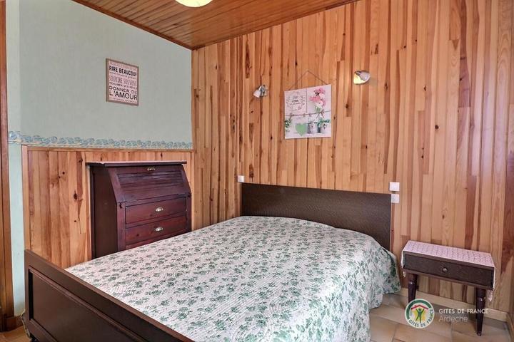 La chambre avec lit de 140