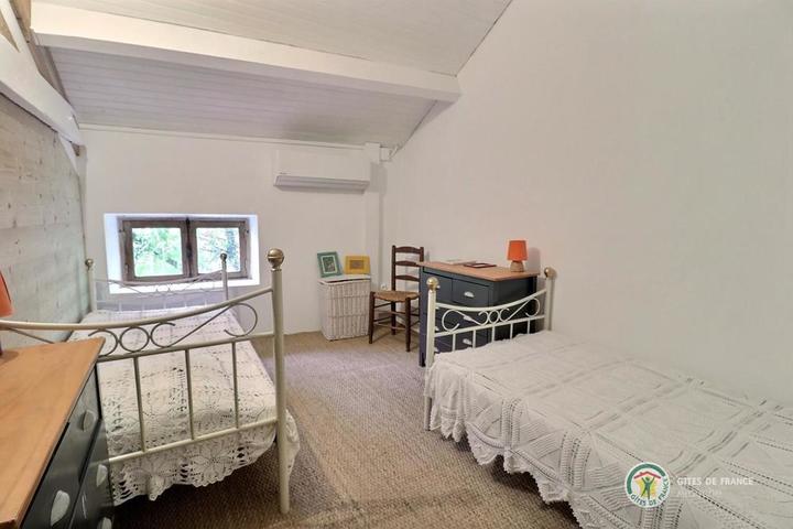 Chambre 6 à l'étage 2e partie de la maison