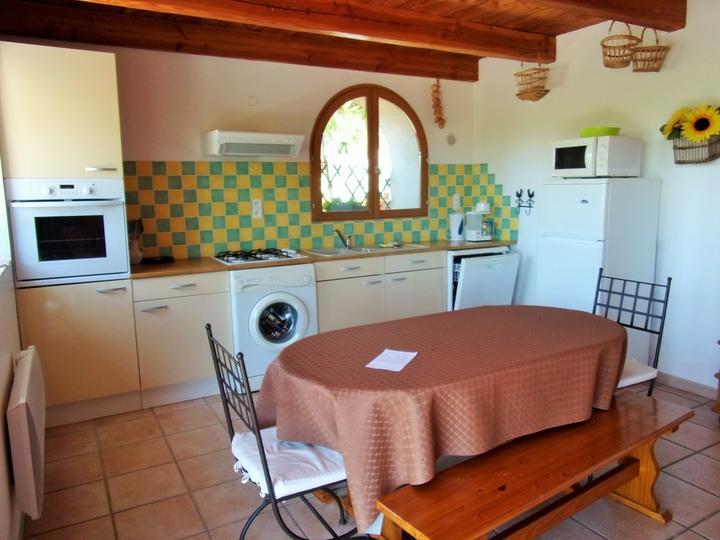 La Ferme de Brison - Gîte Le Poulailler à Sanilhac (Ardèche, France) La Ferme de Brison - Gîte Le Poulailler à Sanilhac (Ardèche, France)