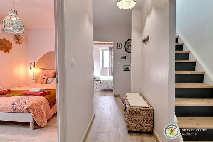 Etage accès aux chambres et au dortoir