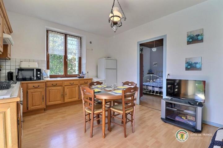 la cuisine et le salon