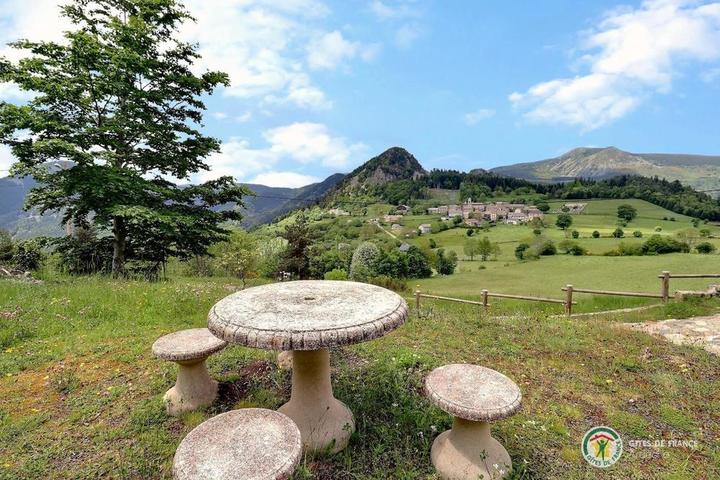 Vue depuis la table de jardin