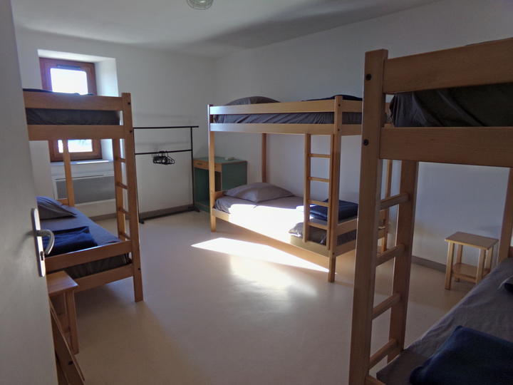 dortoir 6 personnes gite etape de loubaresse
