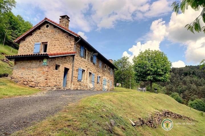 Le gîte et ses extérieurs