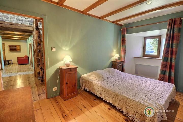 La chambre avec lit de 140 au 1er étage