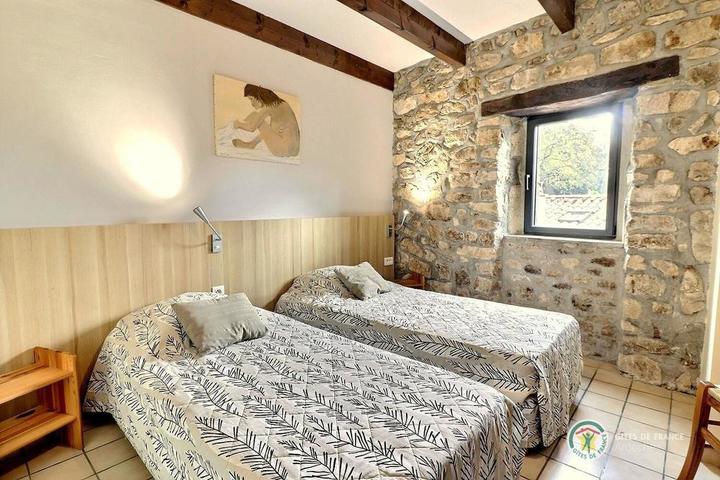 Chambre 2 avec 2 lits en 90 cm