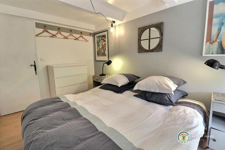 La chambre à l'étage avec 2 lits de 90cm modulables