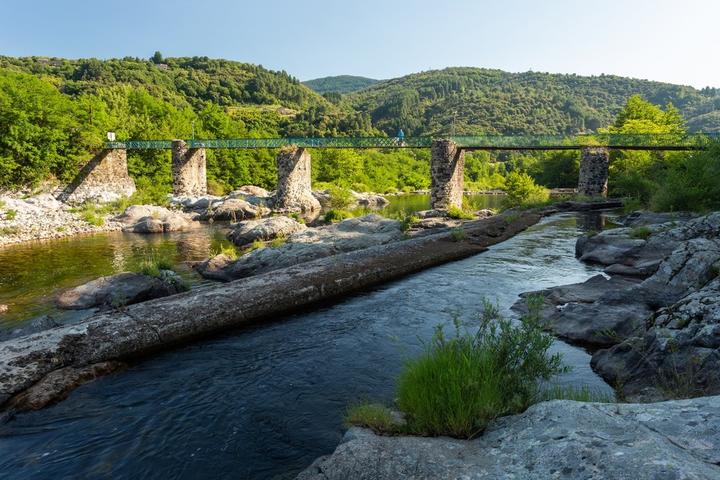 Lalevade - Passerelle de Bayzan ©S.BUGNON Lalevade - Passerelle de Bayzan ©S.BUGNON