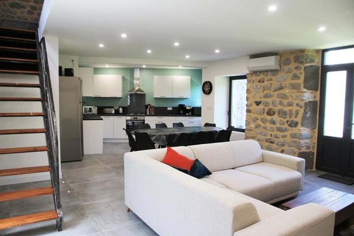 Gîte le Pourceillou pièce à vivre