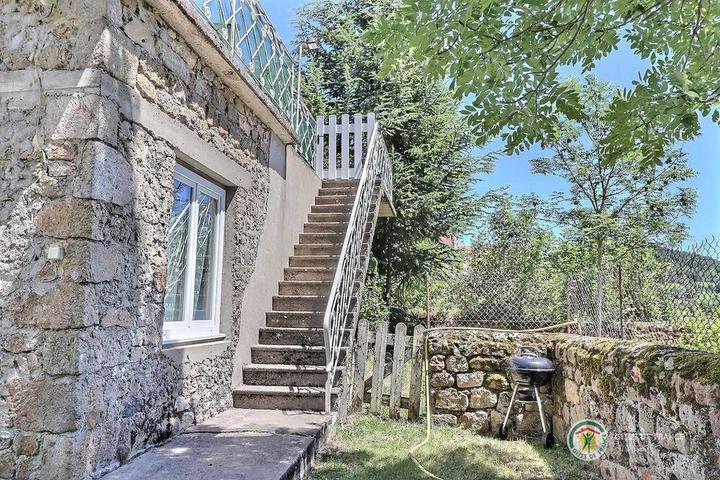 escalier pour accéder au gîte