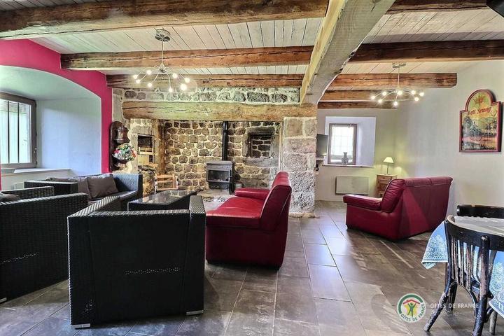 Vue d'ensemble sur le salon