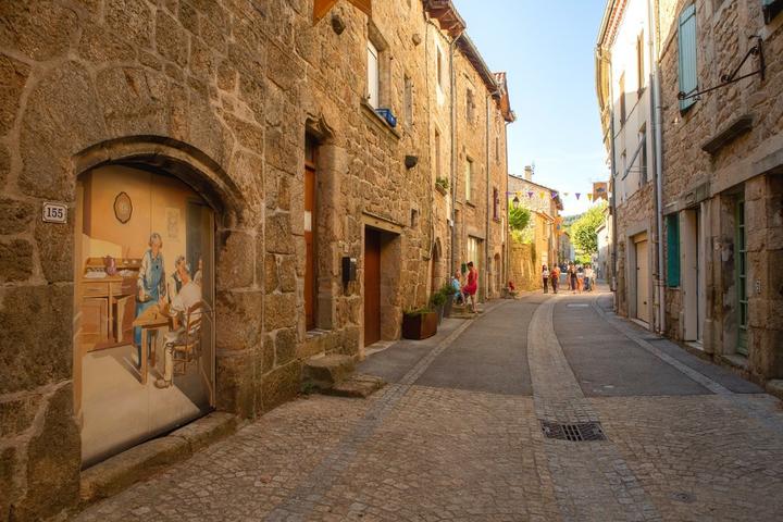 Meyras - La grande rue Meyras - La grande rue