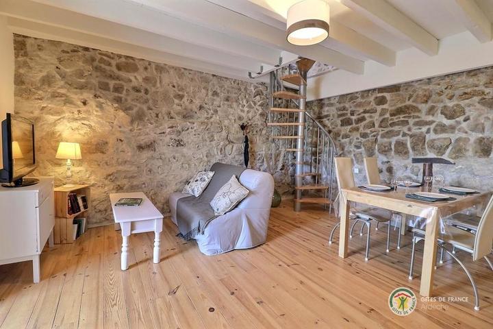 La pièce de vie (au 2e étage)