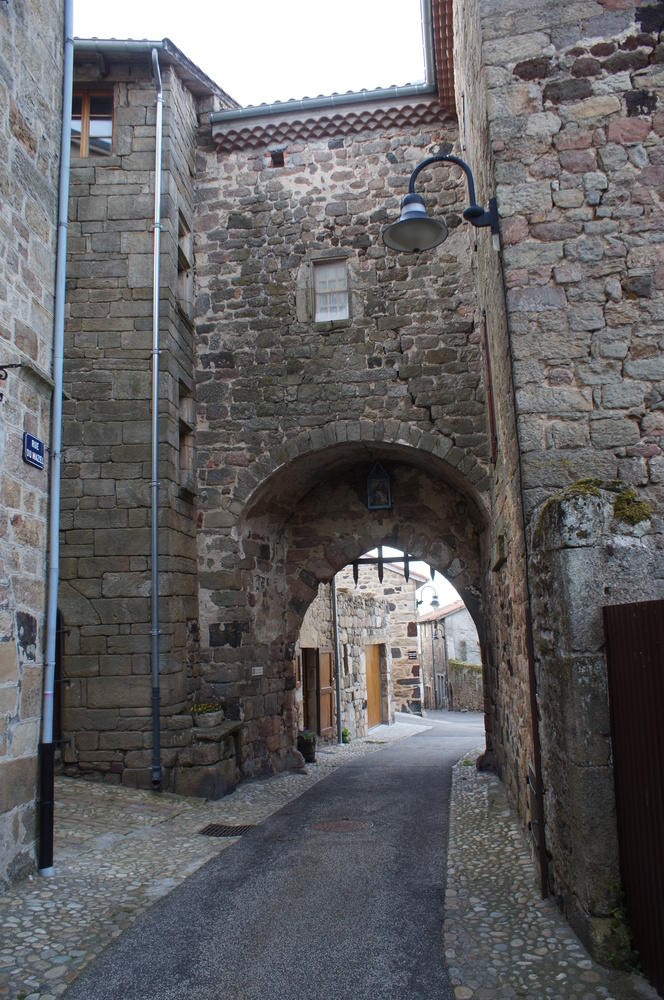 Raphaël ROLLAND Portail du besset et rue du Mazel