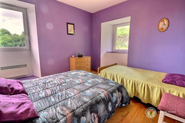 Chambre avec lit en 140 et lit en 90