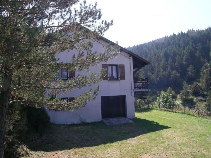 place de parking privatif - accès garage pour les vélos ou motos