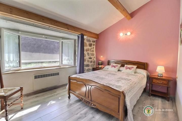 Chambre 1 avec lit de 140