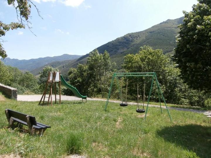 L'aire de jeux commune aux autres gîtes