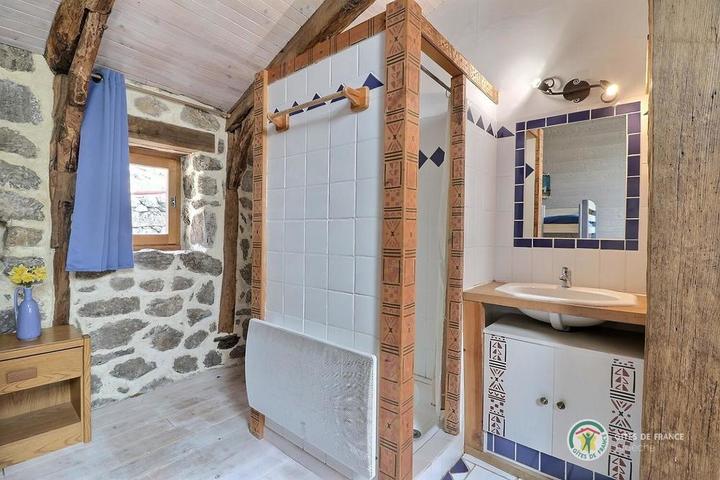 Chambre Tilila à l'étage avec douche