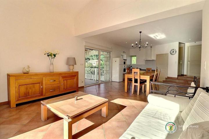 Vue sur la pièce de vie