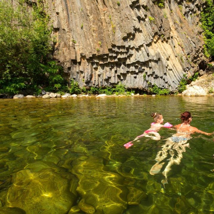 Jaujac - Baignade dans le Lignon à la Turbine-2 ©S.BUGNON Jaujac - Baignade dans le Lignon à la Turbine-2 ©S.BUGNON