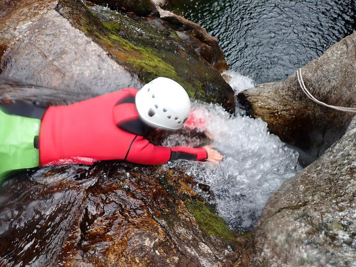Riviere sauvage, avec Sauts parfait pour une session canyoning