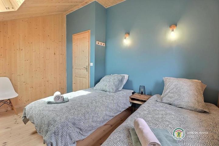 Chambre 2 à l'étage lits modulables