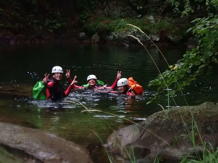 Riviere sauvage, avec Sauts parfait pour une session canyoning