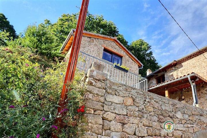 Le gîte vue de la rue