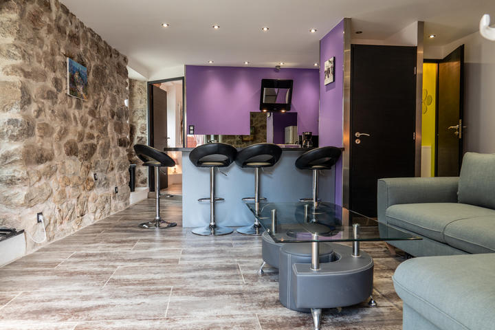 Grisou-salon cuisine Grisou-salon cuisine-Barnas©Sources & Volcans