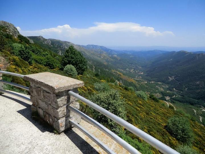 le point de vue situé à 1 km du village