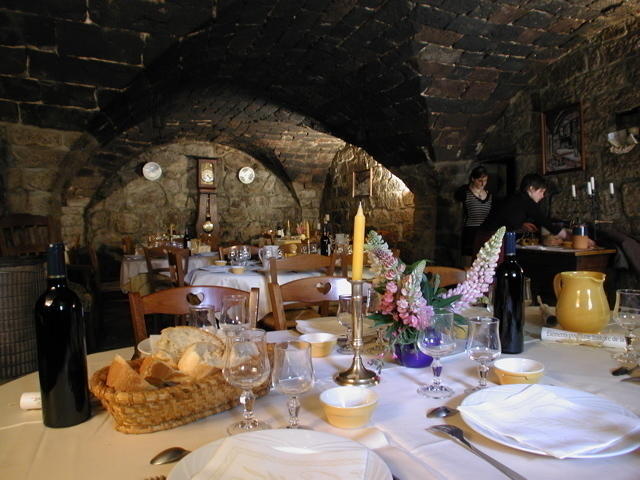 auberge de la besse salle avec voûte