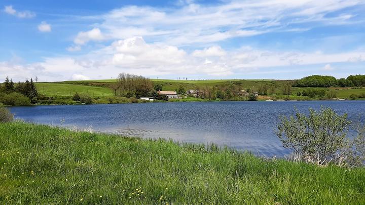La Vidalle d'Eyglet - le lac de St-Front
