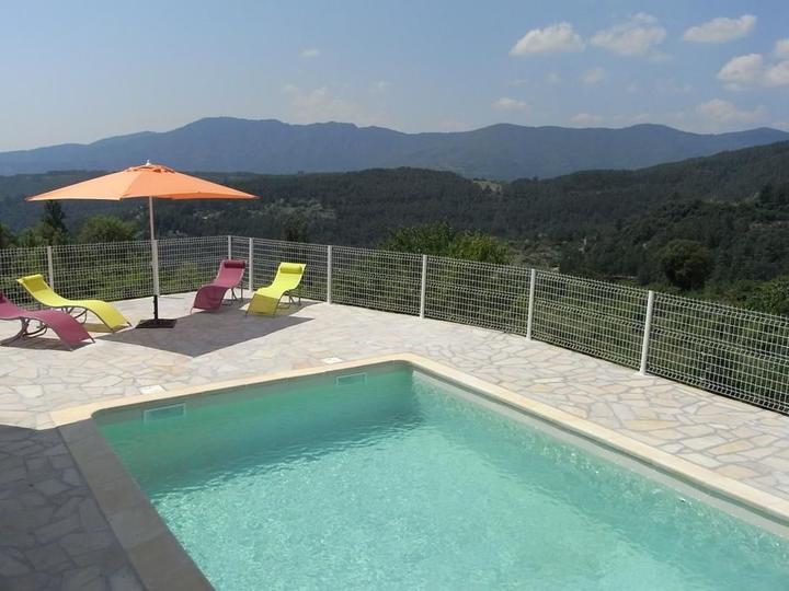 La piscine privative avec vue exceptionnelle !