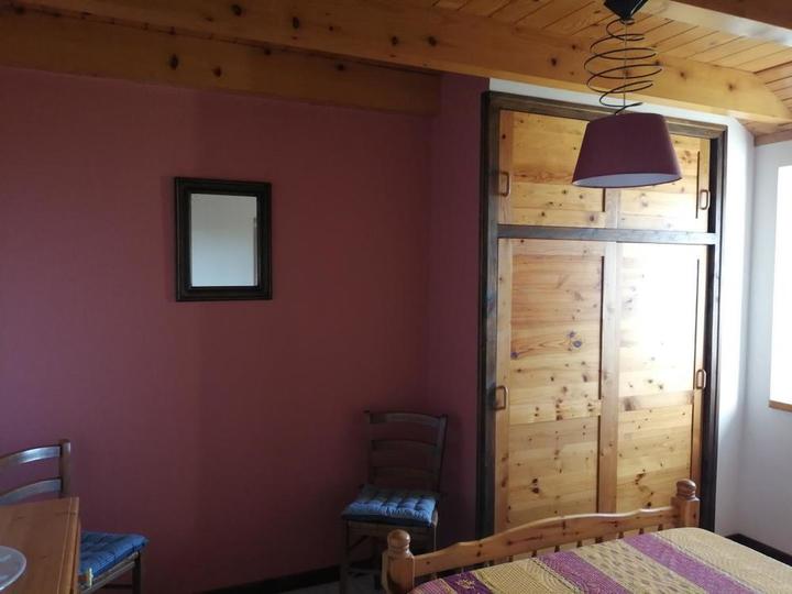 Chambre parentale avec grand placard - penderie