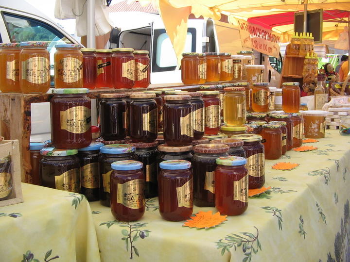 Marché Coucouron Marché hebdomadaire du mercredi à Coucouron