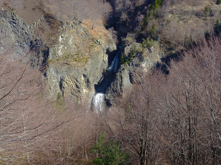 Péreyres - Vue sur les cascades du Ray Pic depuis le belvédère- ©Maeva-lopez ©OTASV Péreyres - Vue sur les cascades du Ray Pic depuis le belvédère- ©Maeva-lopez ©OTASV