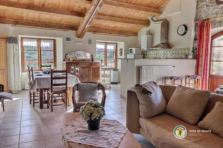 Salon Salle à manger et cuisine ouverte