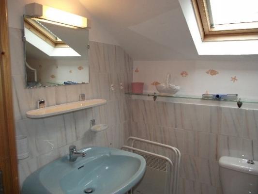 maison le plagnal 07590 salle de bains