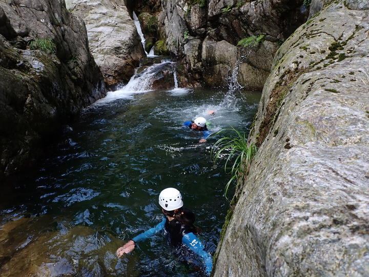 Riviere sauvage, avec Sauts parfait pour une session canyoning