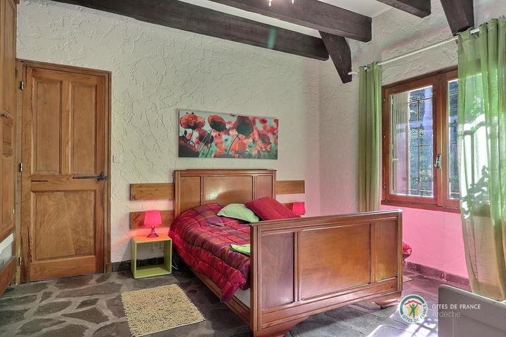 Chambre au rez-de-chaussée lit 140