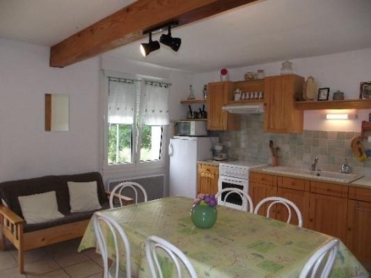 maison le plagnal 07590 cuisine