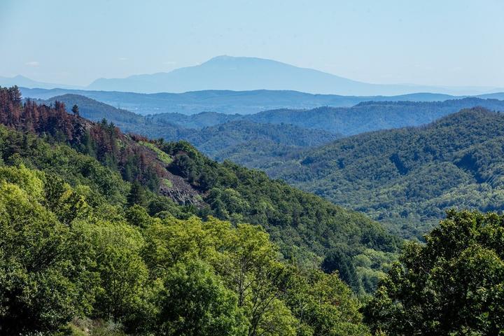 Montpezat sous Bauzon - Vue sur les hauteurs ©sourcesetvolcans Montpezat sous Bauzon - Vue sur les hauteurs ©sourcesetvolcans