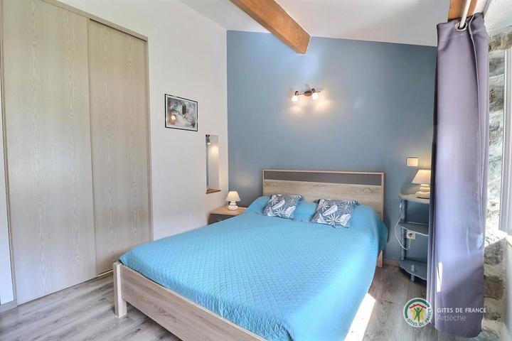 Chambre 2 avec lit de 140