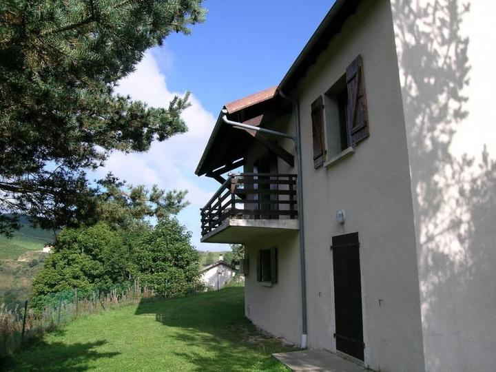 balcon avec vue sur la forêt de Mazan l'Abbaye