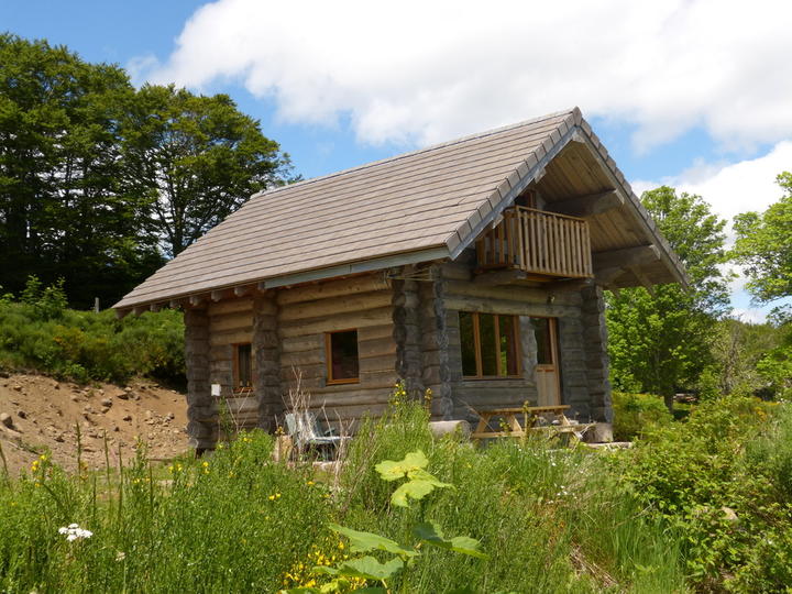 Chalet Bruno Teyssier extérieur printemps