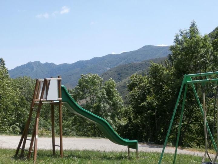 L'aire de jeux commune aux autres gîtes