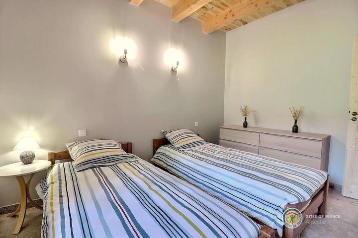 Chambre 3 avec 2 lits en 90