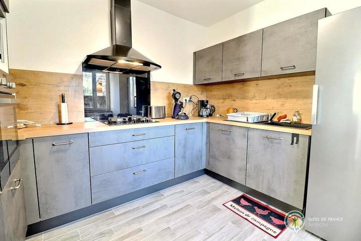 La cuisine toute équipée